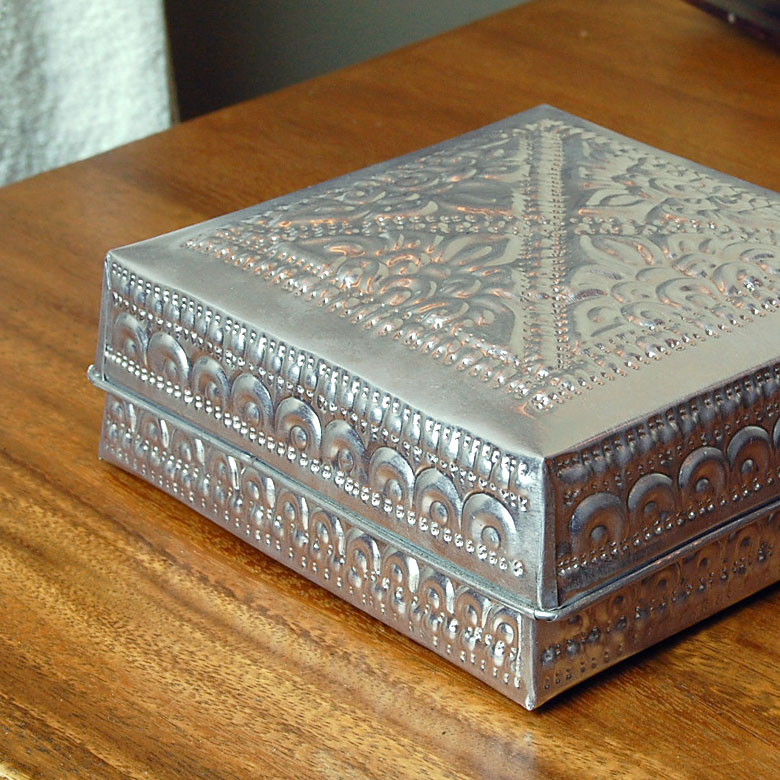 凹凸のあるアジアンな模様