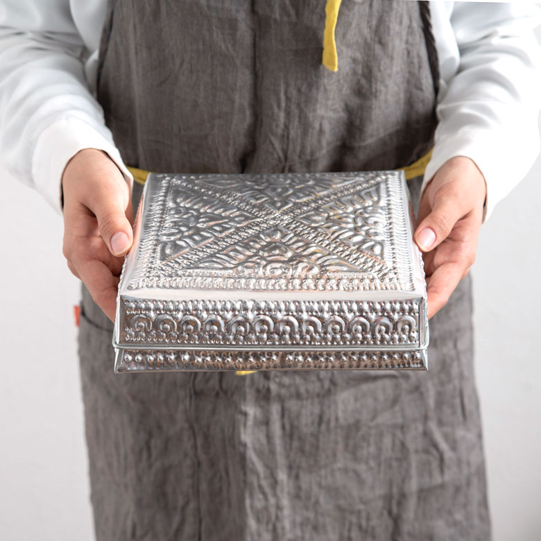 手に持つとこのサイズ