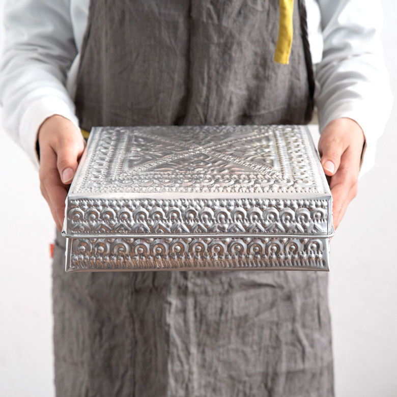 手に持つとこのサイズ