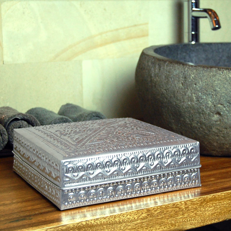 底面にも施された模様