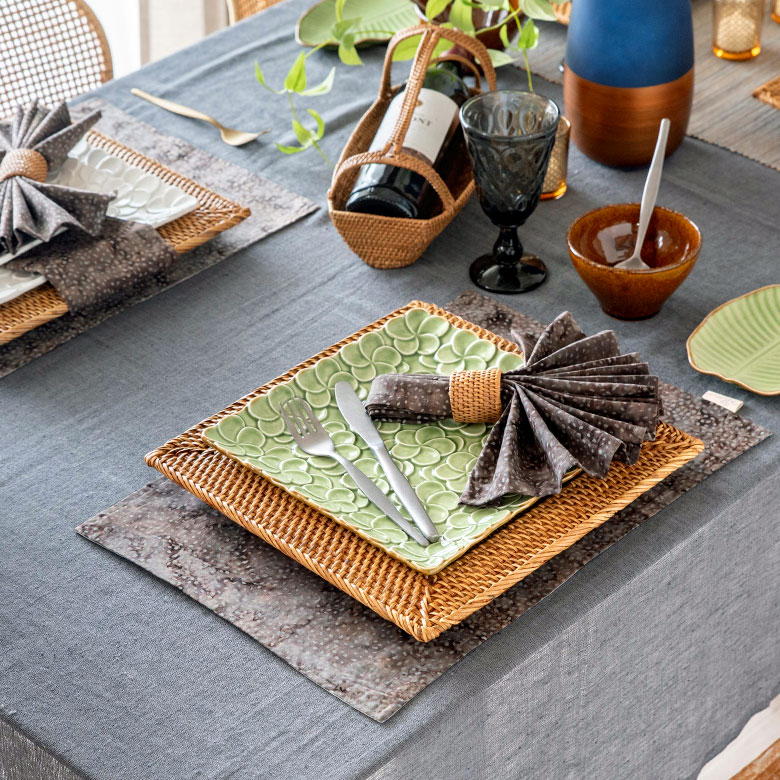 テーブルコーデを明るく華やかにしてくれるデザイン