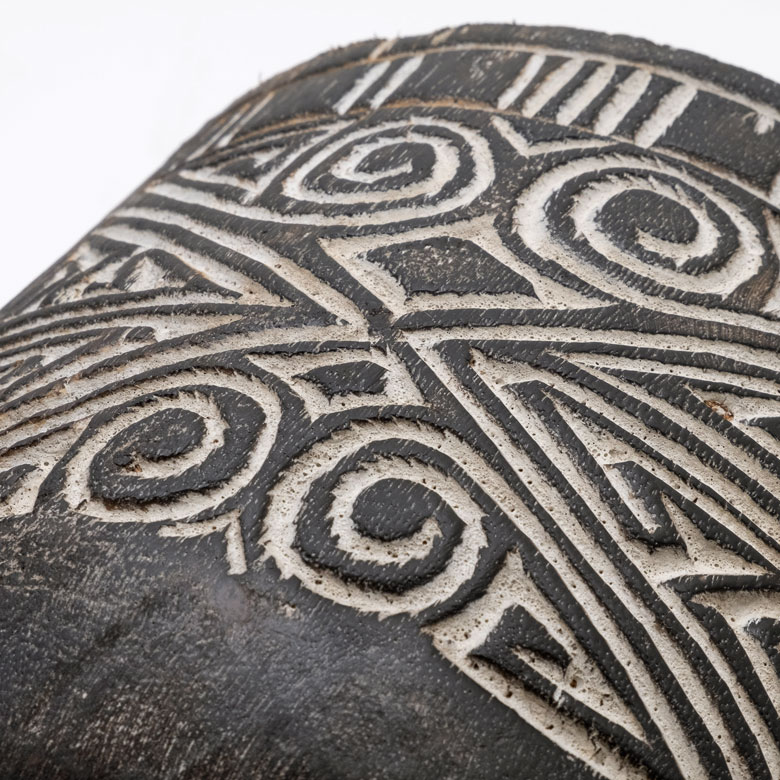 スワールウッドをくり抜いて作ったプランターカバー