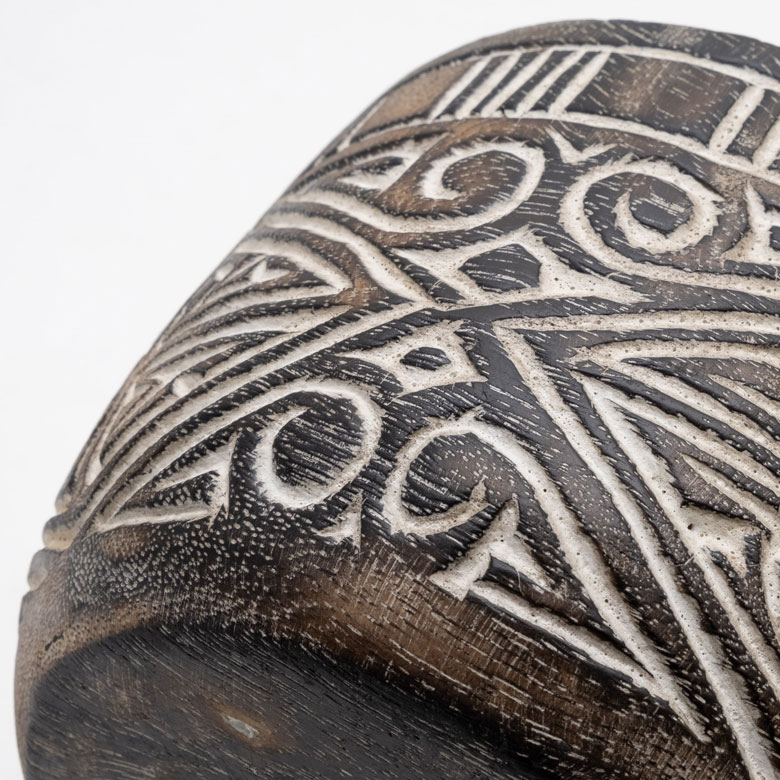 スワールウッドをくり抜いて作ったプランターカバー