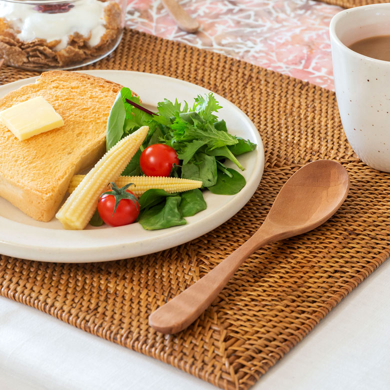 ナチュラルでぬくもりを感じる、無塗装