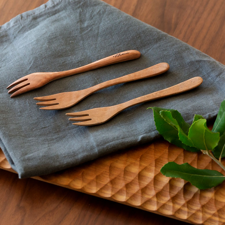 素材そのままの質感を楽しめるカトラリーシリーズ