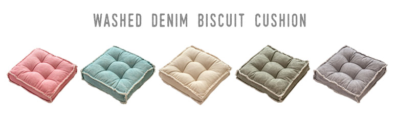 ウォッシュドデニムビスケットクッション。
