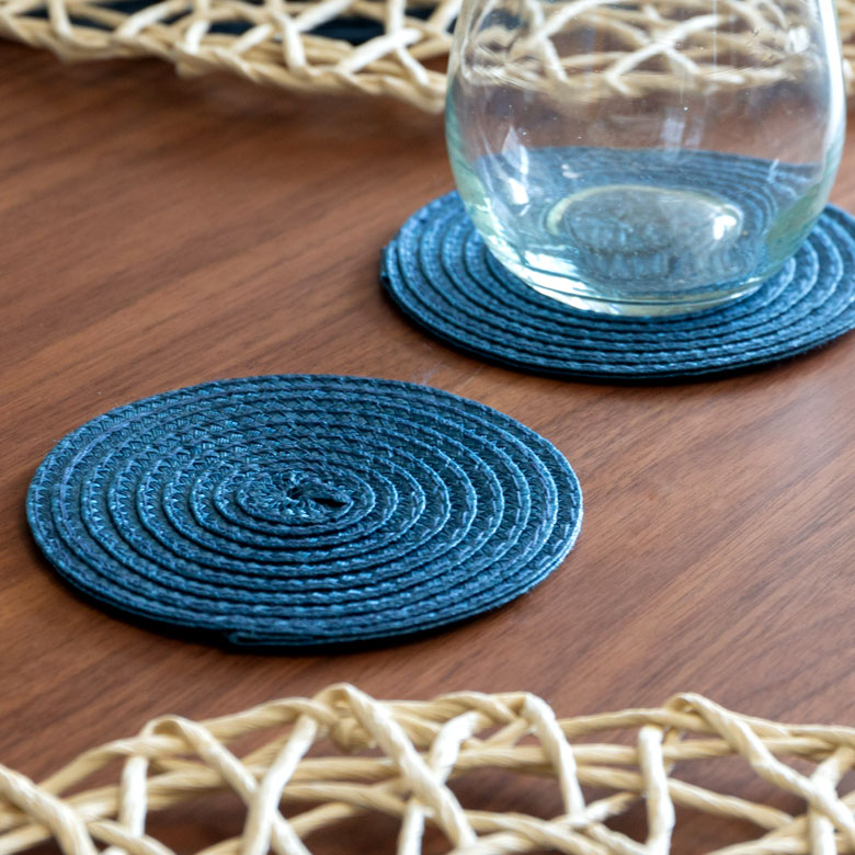 ラウンド型のプレースコースター