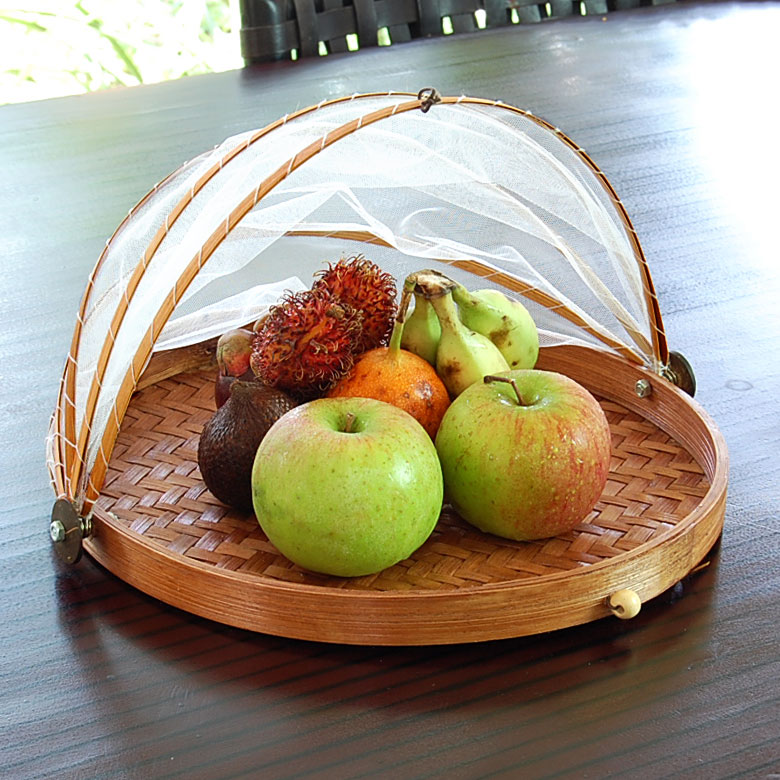 レトロな雰囲気のフードストッカー