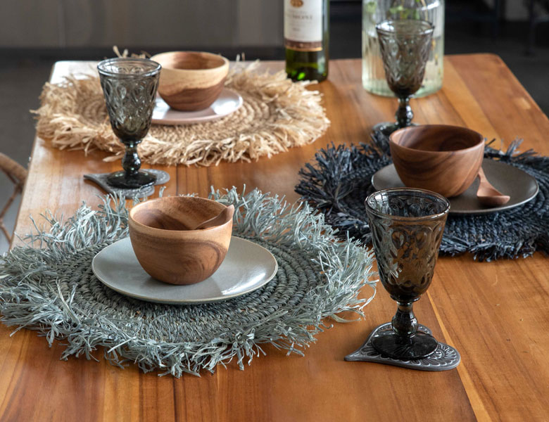 ナチュラルなカラーだから、どんなお料理と組み合わせてもサマになる！