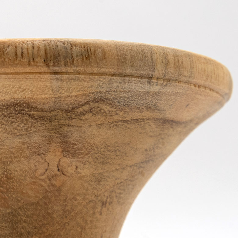 天然の木の模様は、１点１点異なります。