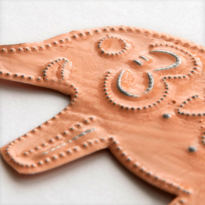 凹凸のある美しい伝統模様