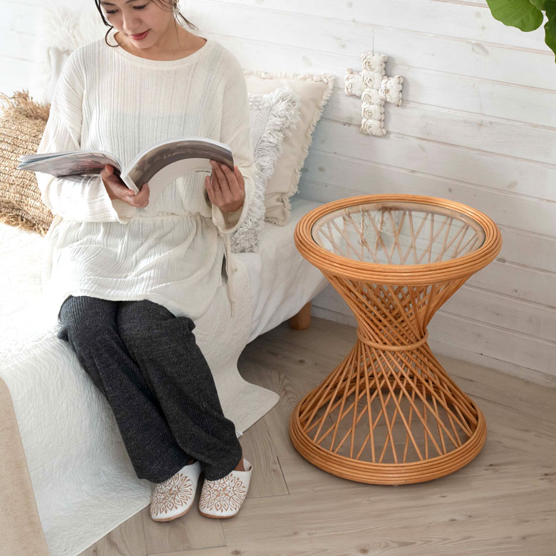 いろんなシーンで活躍するサイドテーブル