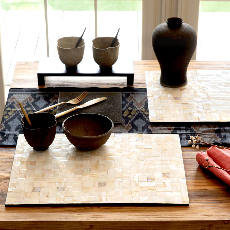 和食器にもよく合うパールシェルのランチョンマット