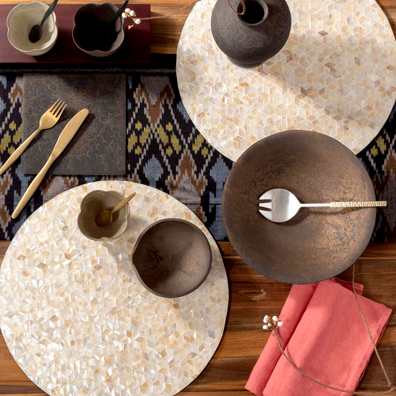 真珠貝のランチョンマット。パルシェ。