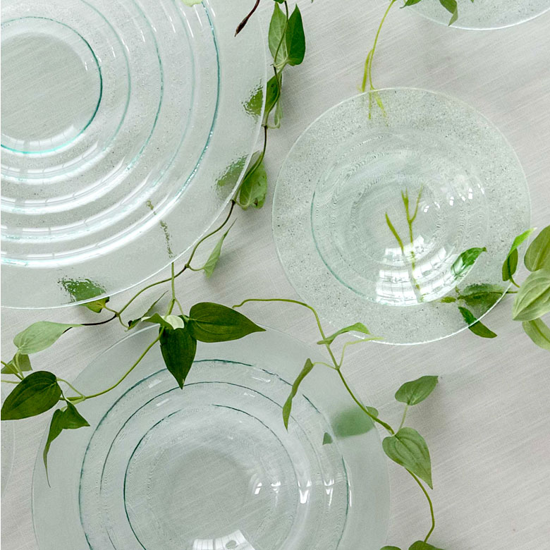 華やかさをプラスするガラスプレート