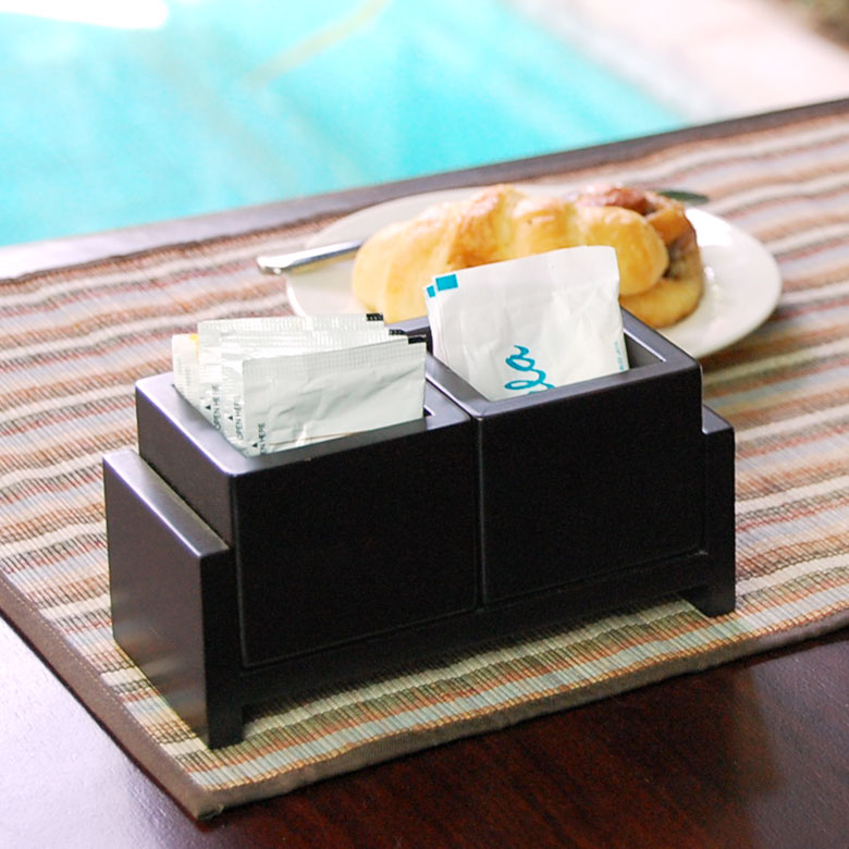 木製スタンドケースでオシャレに収納。