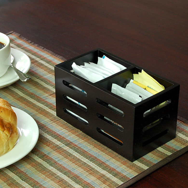 マットな質感がオシャレなマホガニーウッドの収納スタンドケース