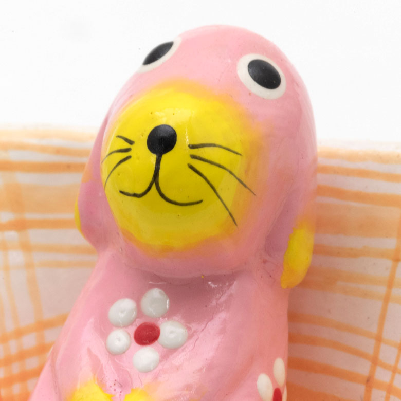 ちょこんと座った可愛らしい姿に癒されて。