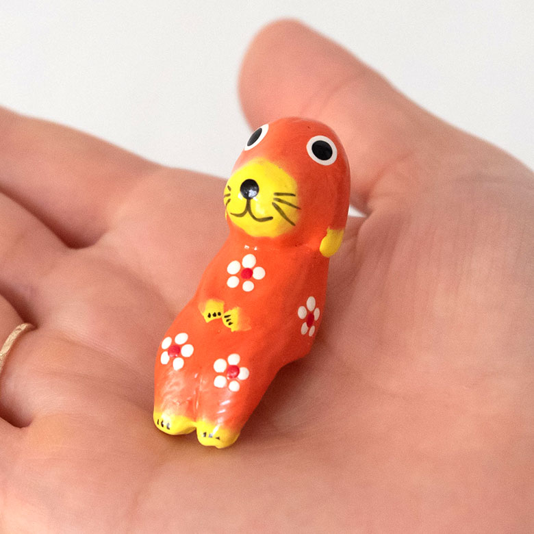 木彫りのバリ犬オブジェ