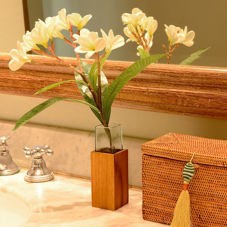 ガラスとウッドの一輪挿し