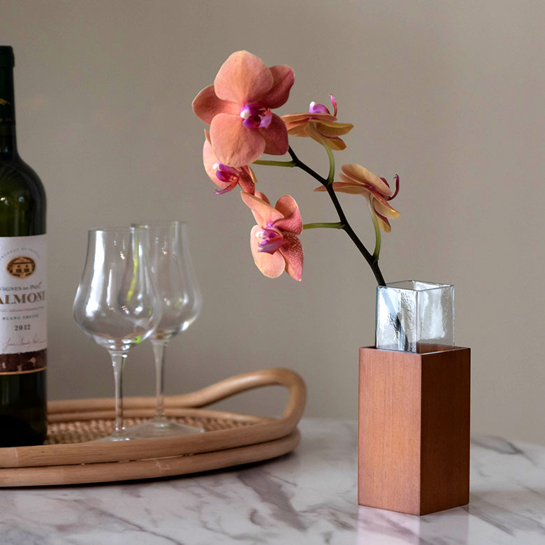 ガラスとウッドの一輪挿し