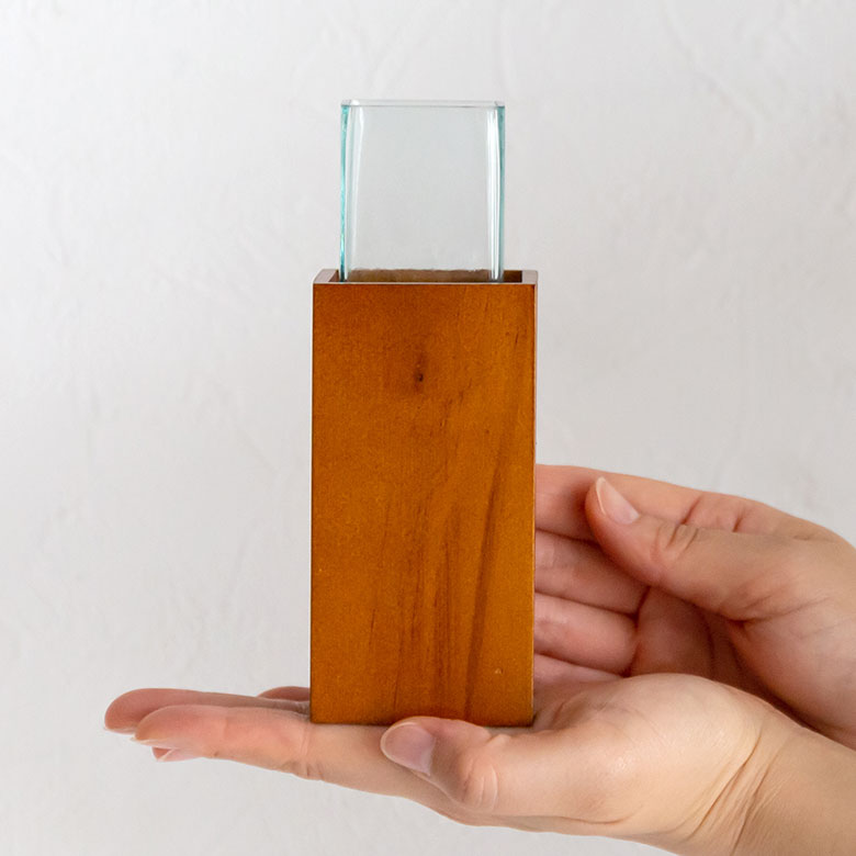 ガラスとウッドの一輪挿し