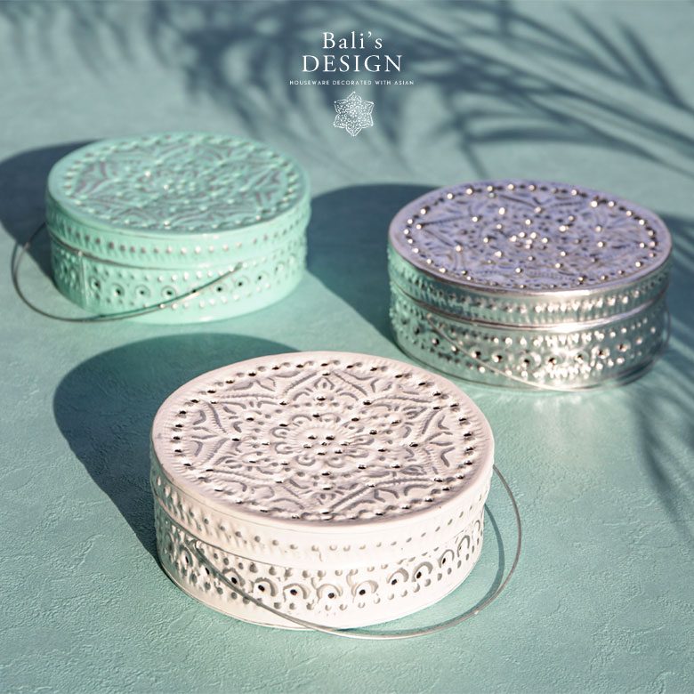 アルミ製。蚊取り線香入れ