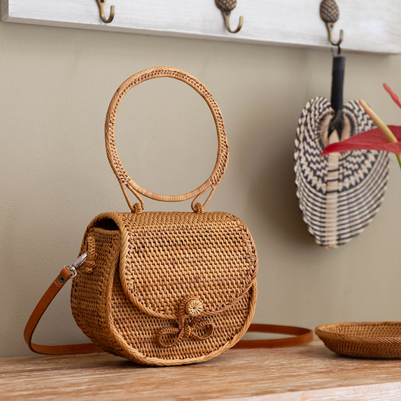 アタで編まれた2wayハンドバッグ