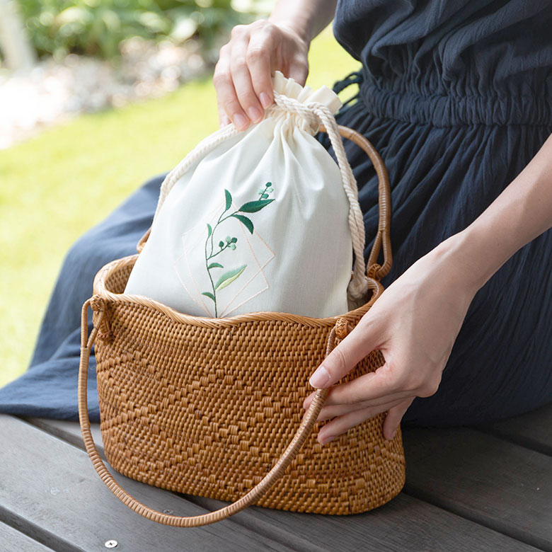 自由に動かしやすい可動式のハンドルデザイン