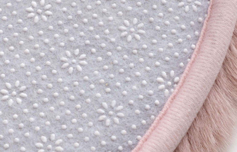 ピタッと吸着、強力滑り止め