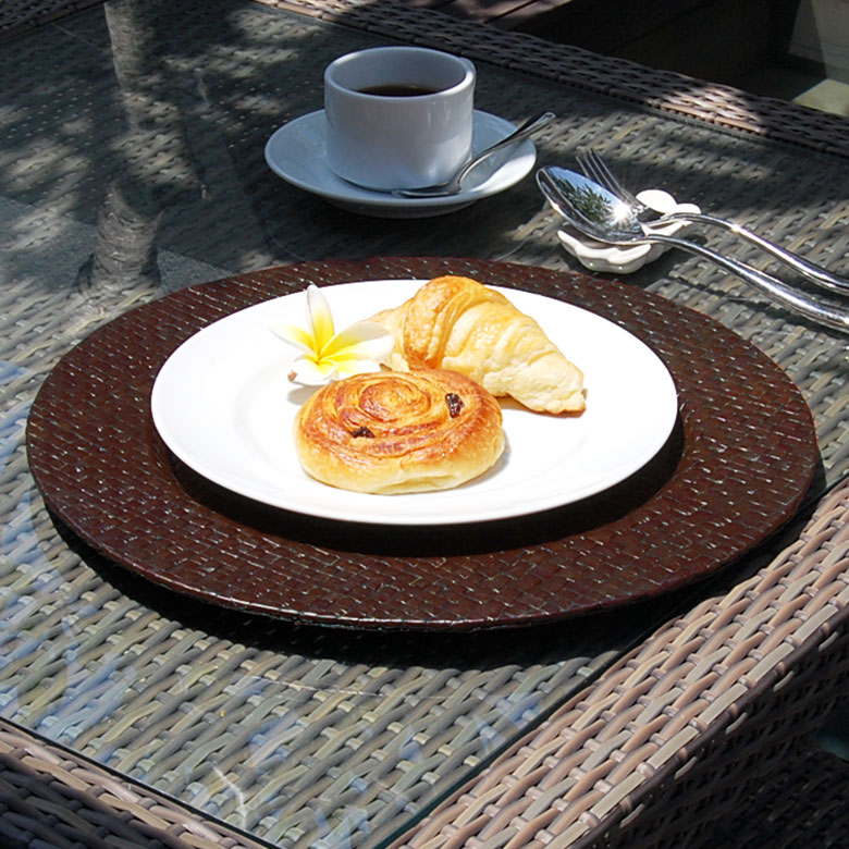 丸型フォルムが優しいパンダンのプレートトレイ