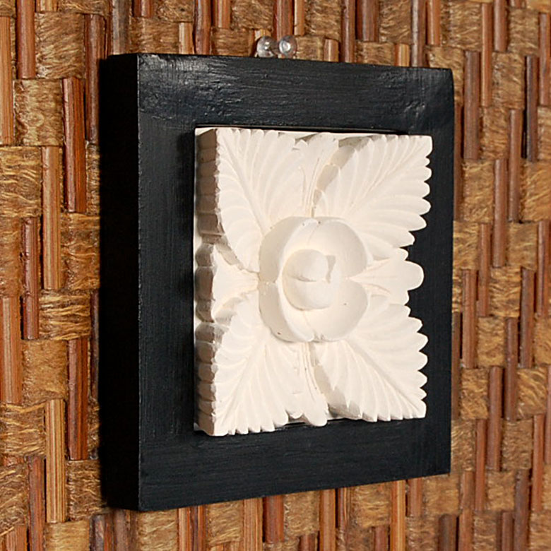 アジアンやモダンなインテリアにマッチする、使い勝手のいいアートレリーフです。