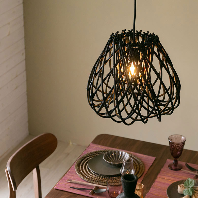 ラタンのペンダントライト