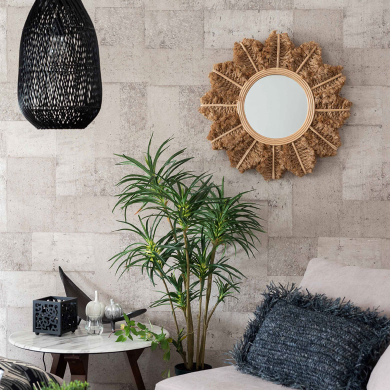 丈夫でありながらしなやかで複雑な曲線加工ができる、ラタン