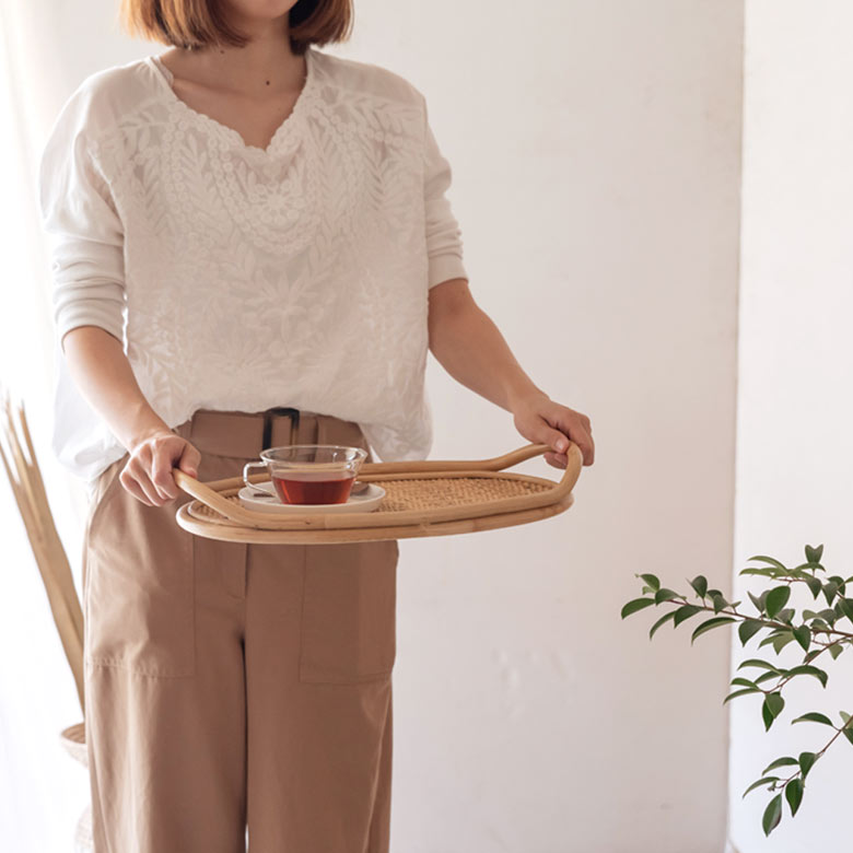 両ハンドルで使いやすいオーバルデザイン。