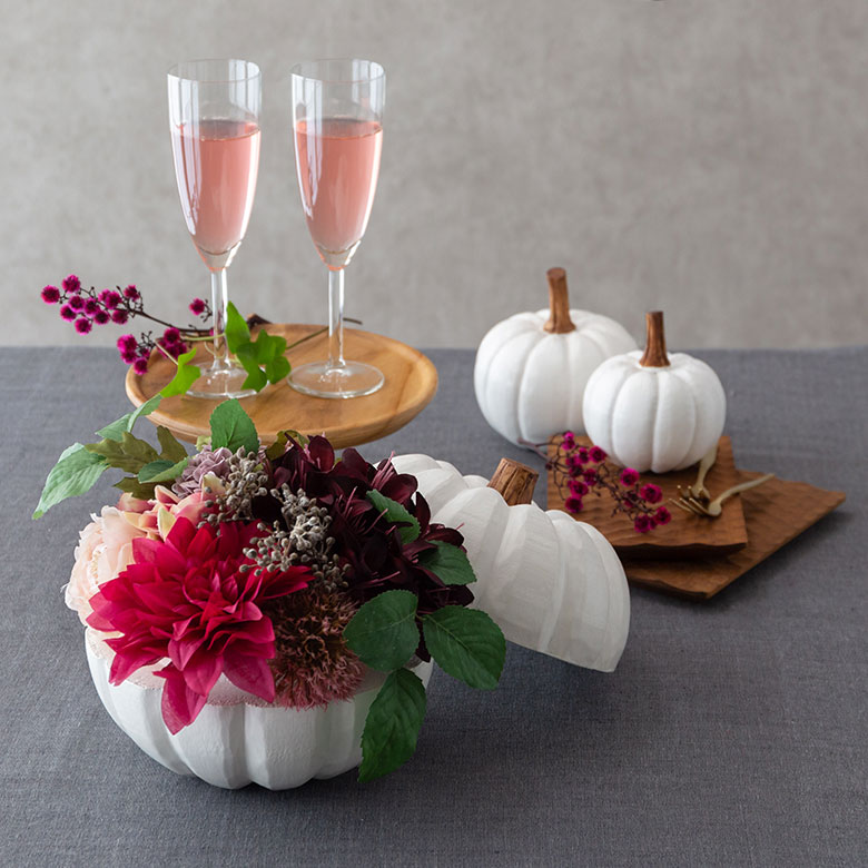 季節のイベントをシックに飾って