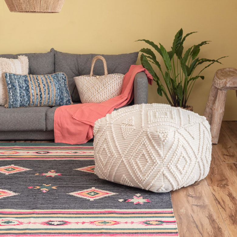 モロッカンやエスニックだけでなく、幅広いテイストのお部屋になじみます