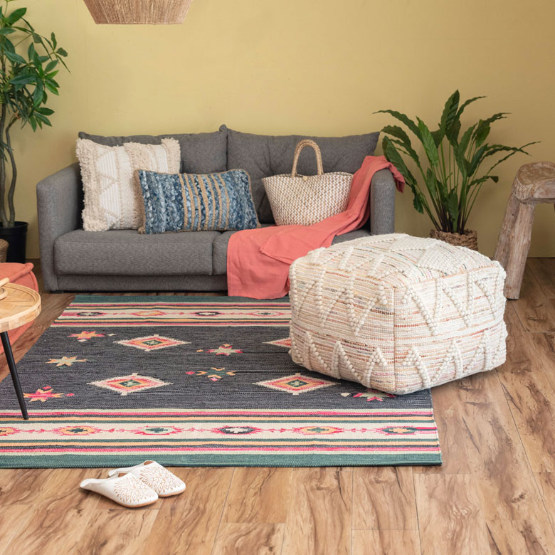 モロッカンやエスニックだけでなく、幅広いテイストのお部屋になじみます