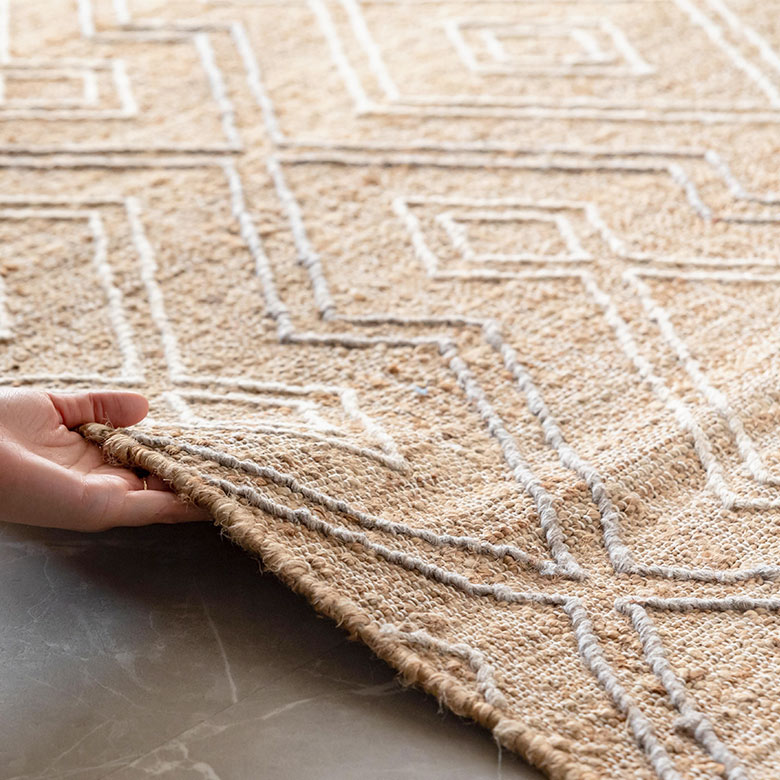 リビングやダイニングやベッドルームで活躍のラグ