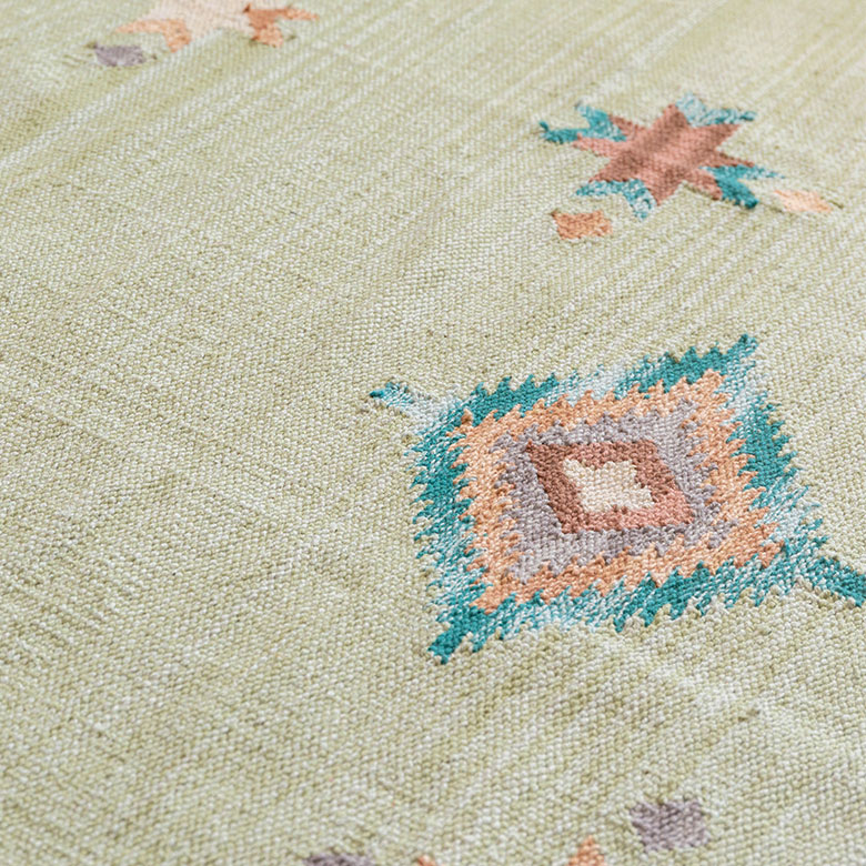 落ち着いたカラーとデザイン