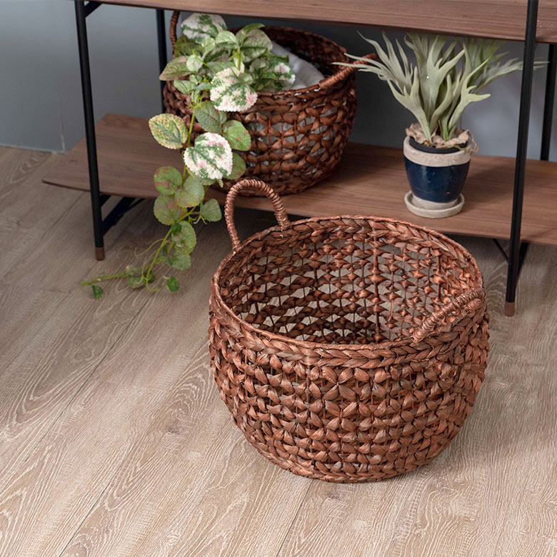 ブラウンカラーでグリーンと相性抜群