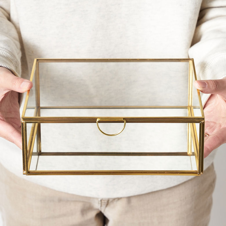 時計やブレスレット、ピアスなどの収納にちょうど良いサイズ