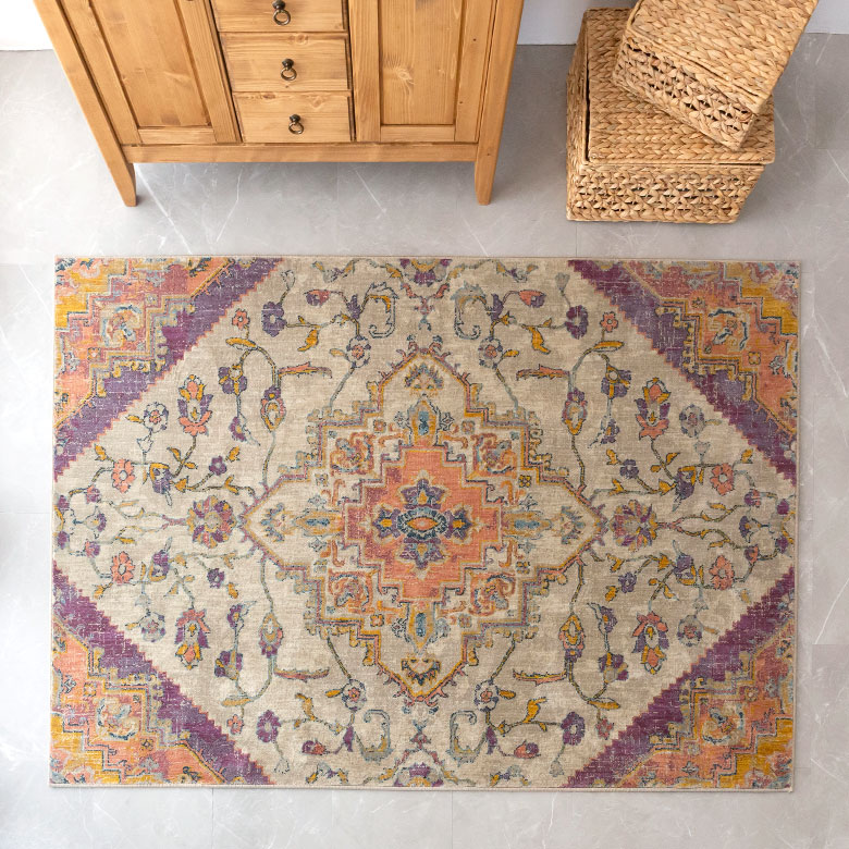 ふんわり毛足が気持ちいいラグ