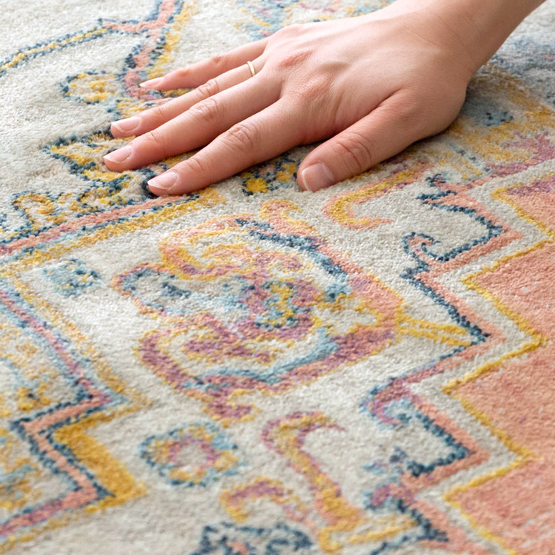 やわらかい毛足が気持ちいい。