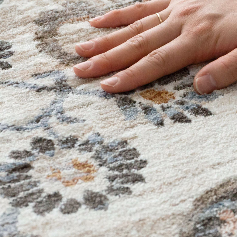 やわらかい毛足が気持ちいい。