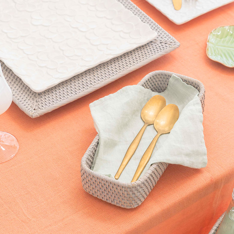 どんな場所に置いてもすっと馴染む、シンプルさが魅力