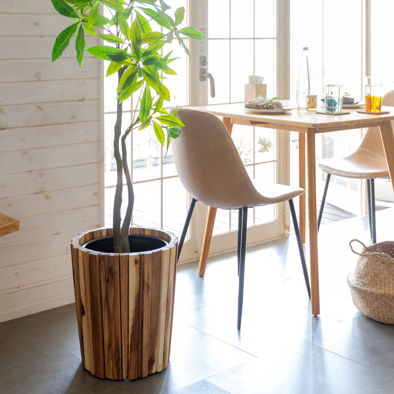 圧迫感がなくどんな場所にも置きやすい