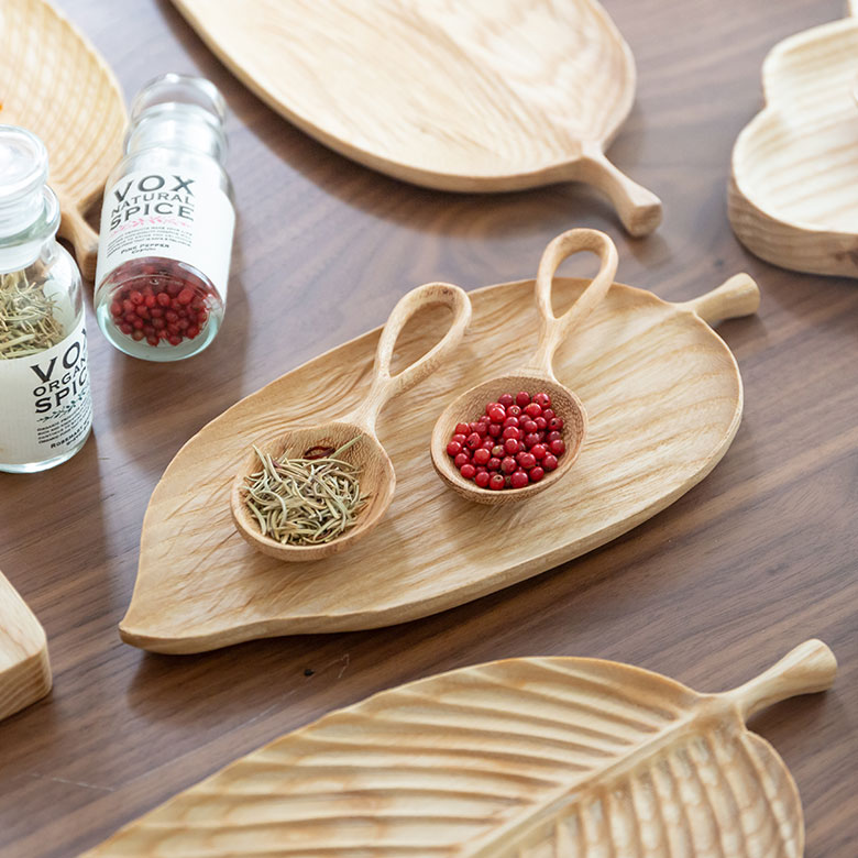 木製で温かみのある仕上がり