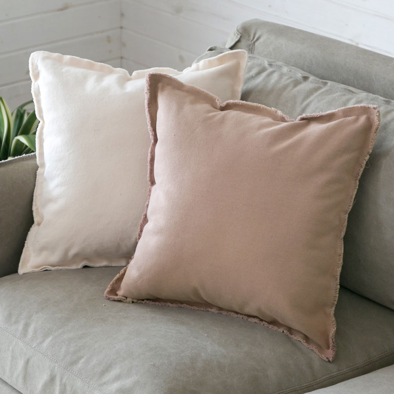 作業中の腰当てにしたり、様々なシーンで活躍