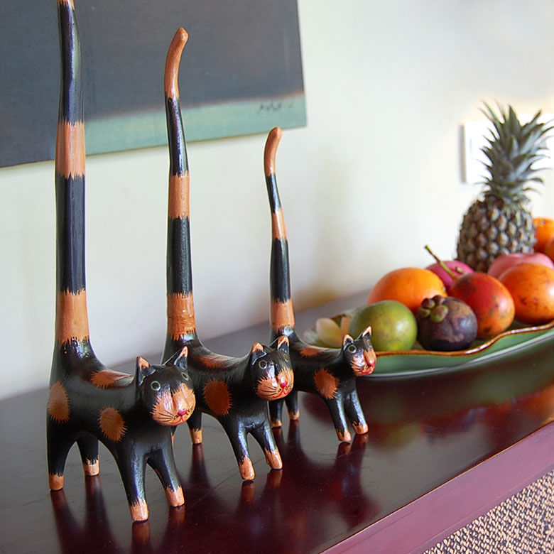 しっぽのながい木彫りバリネコ[ 3匹セット ]